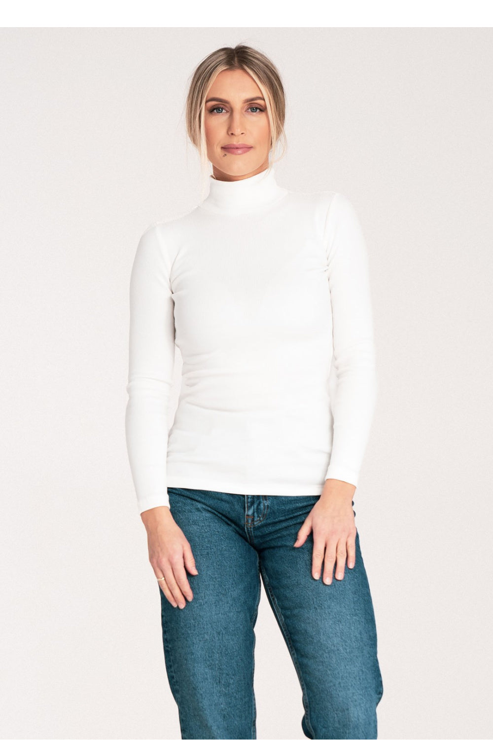Turtleneck M1058 – Figl, Ecru – Turtleneck – image 4
