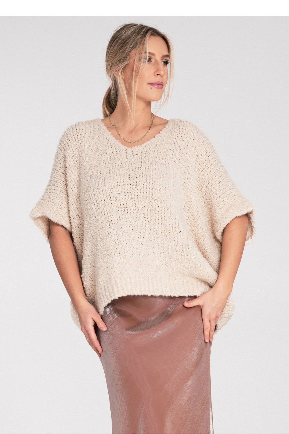 Short sleeve sweater M1109 – Figl, Beige – Sweater – image 2