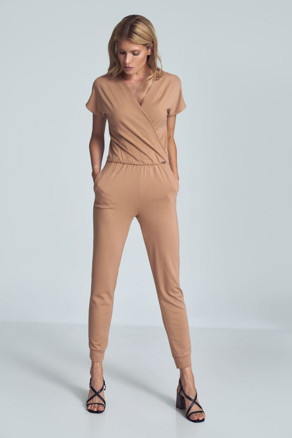 Suit M708 – Figl, Beige – Jumpsuit