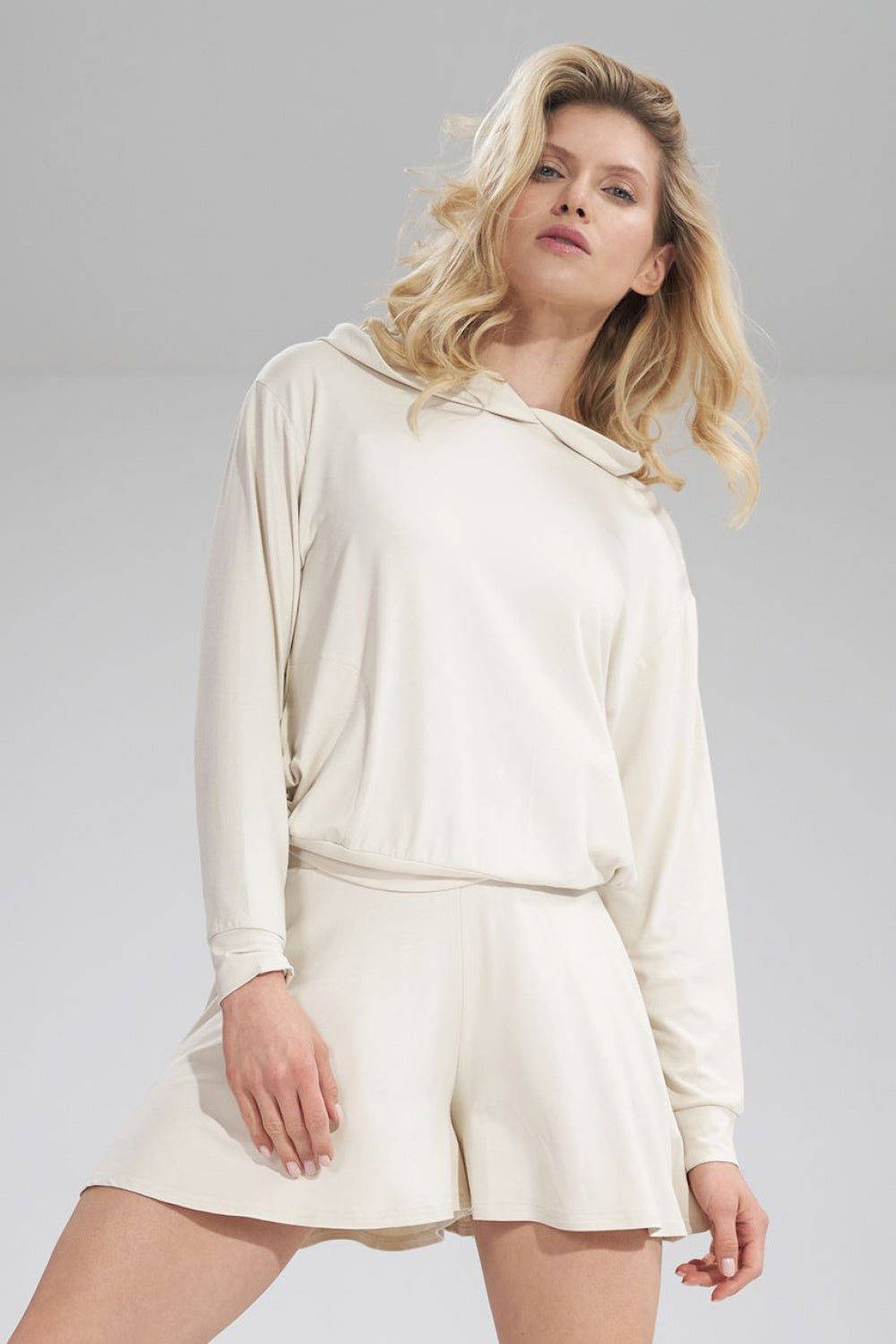 Shorts M807 – Figl, Ecru – Shorts